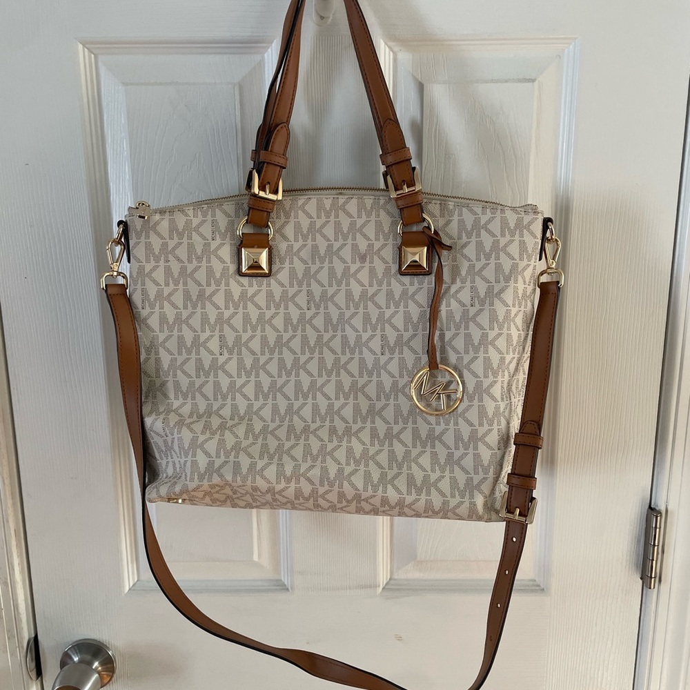 Large Michael Kors Karla Tote Bag gently used